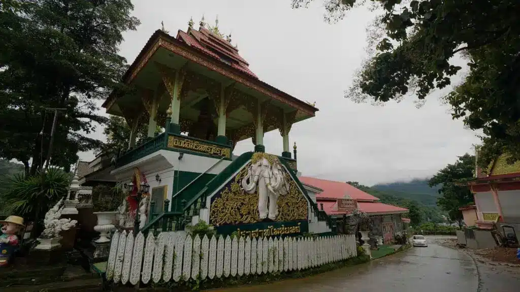 วัดพระธาตุดอยวาว