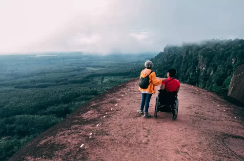 หินสามวาฬ